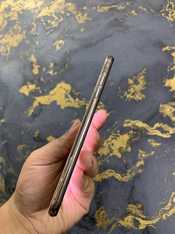 IPhone XS Max 64gb Pta approved 8