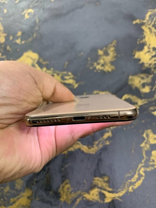 IPhone XS Max 64gb Pta approved 10