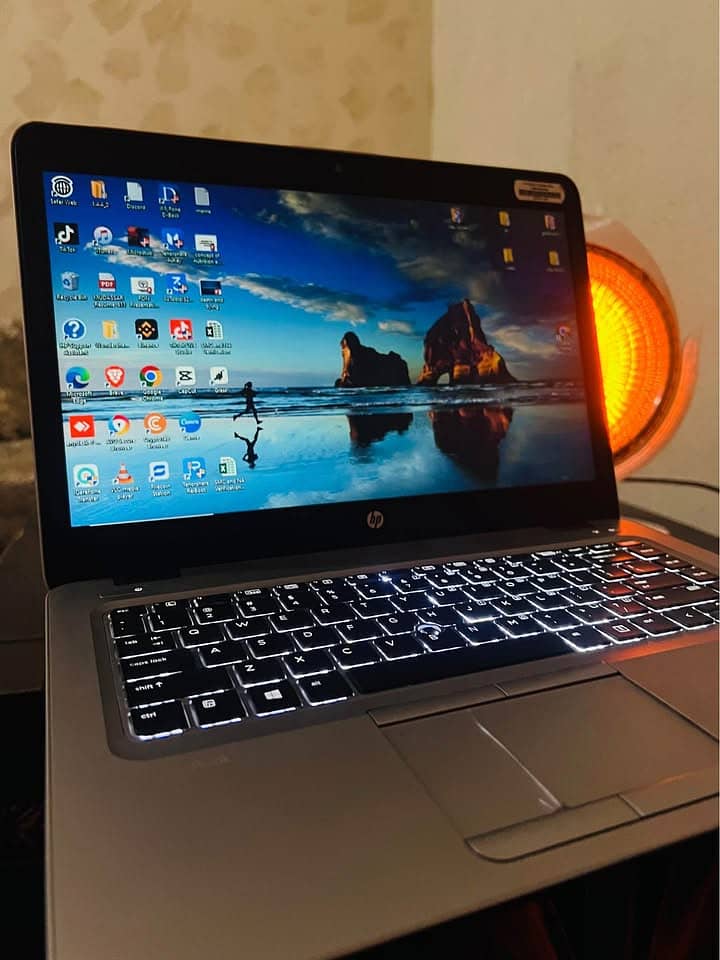 HP Elite Book 8GB Ram and 128 ssd 4