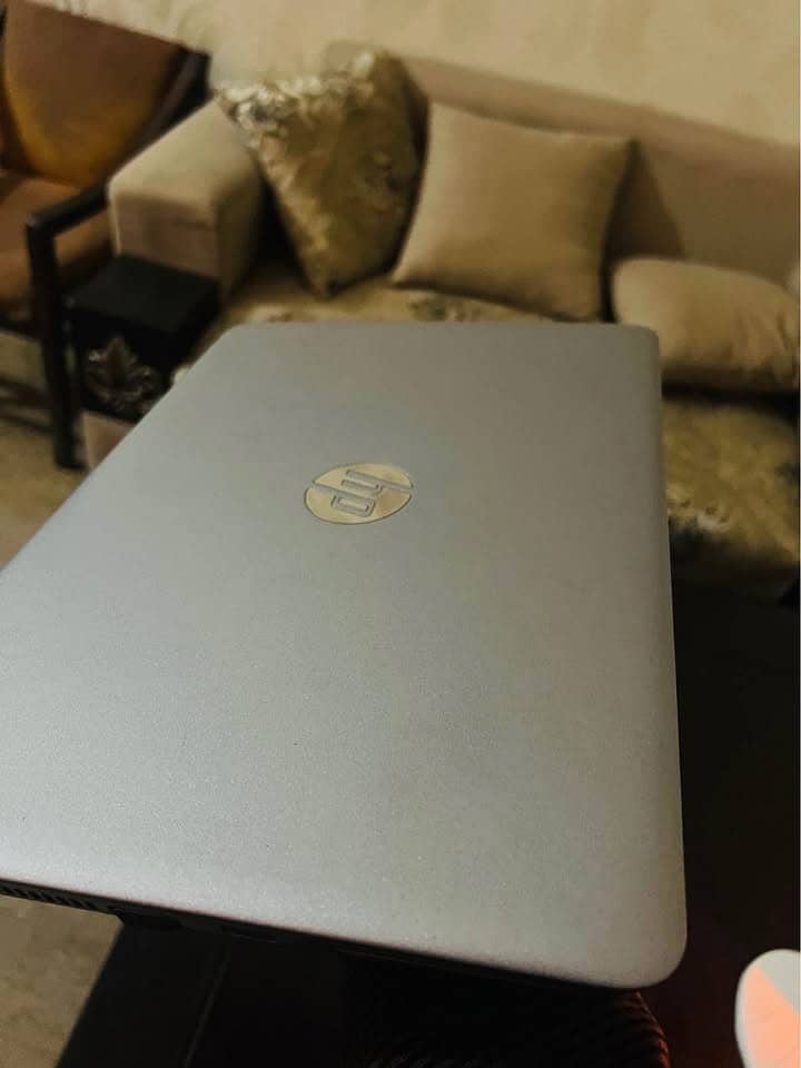 HP Elite Book 8GB Ram and 128 ssd 5