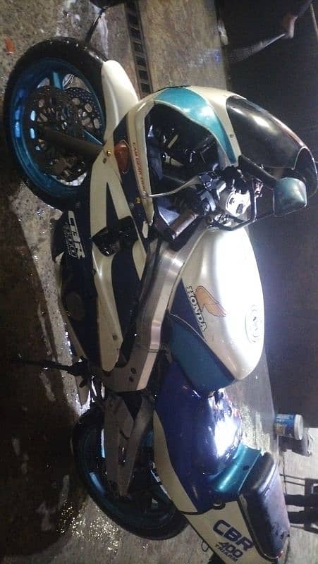 Honda CBR haricane 400cc azad 1