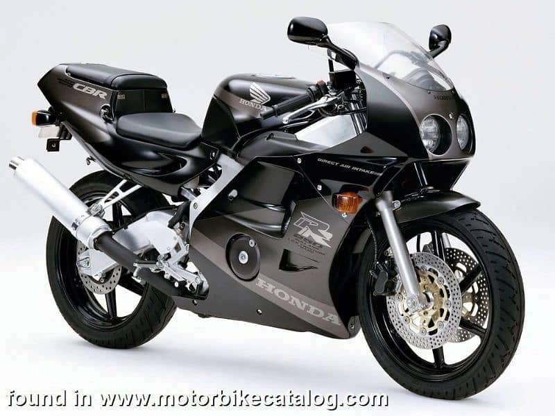 Honda CBR haricane 400cc azad 4