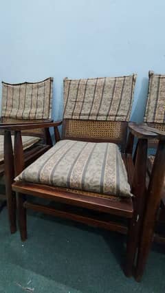 4 Wooden sitting Chairs