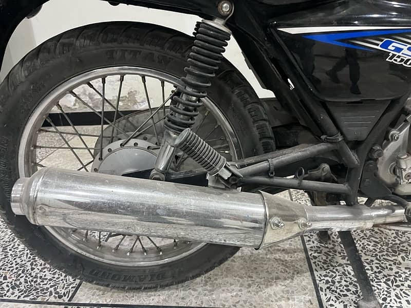 Suzuki GS 150 2018 5