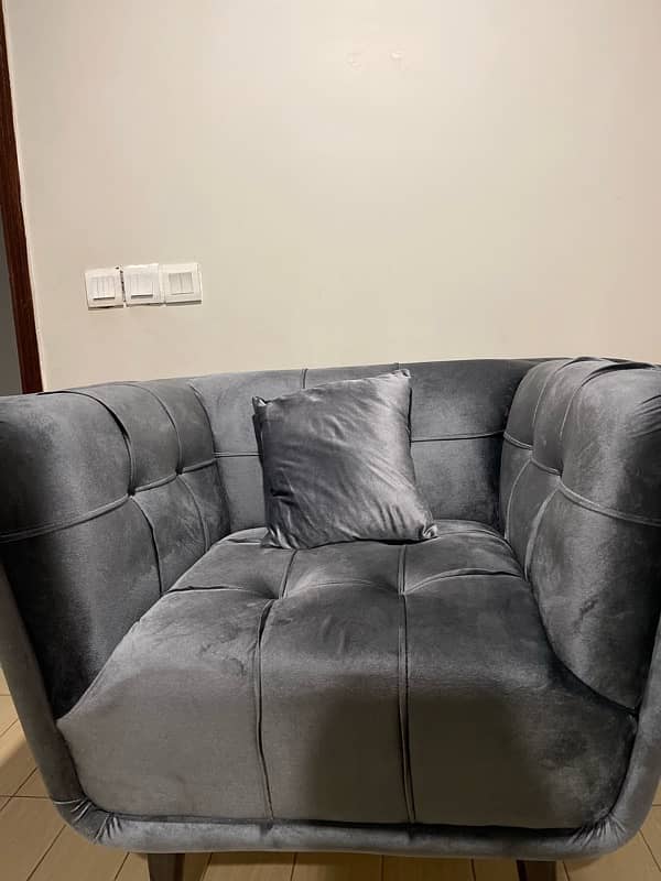 5 seater sofa set for sale urgently 2