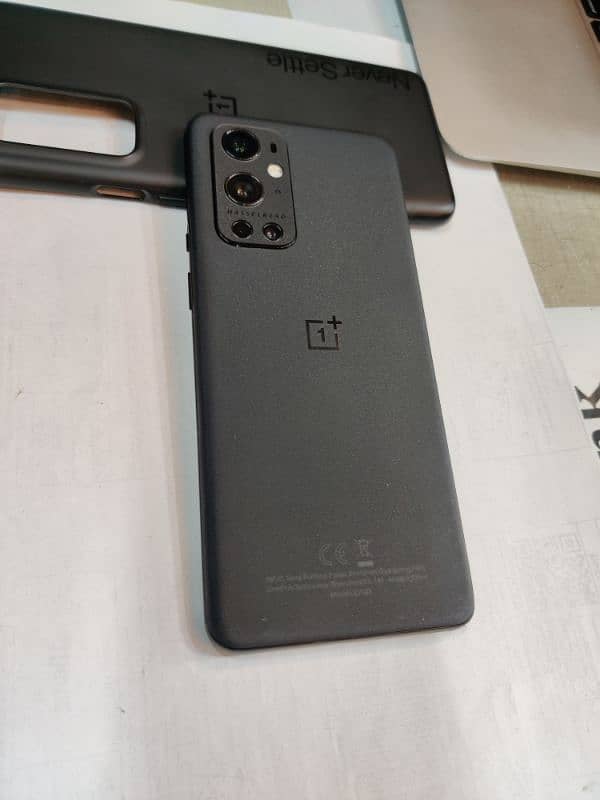 Oneplus 9 pro 10/10 condition With Original box charger 0