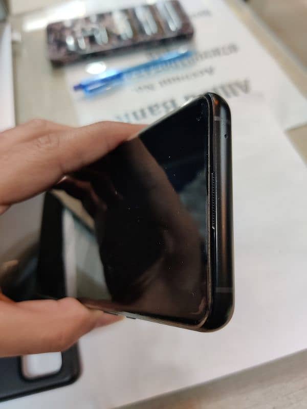 Oneplus 9 pro 10/10 condition With Original box charger 2