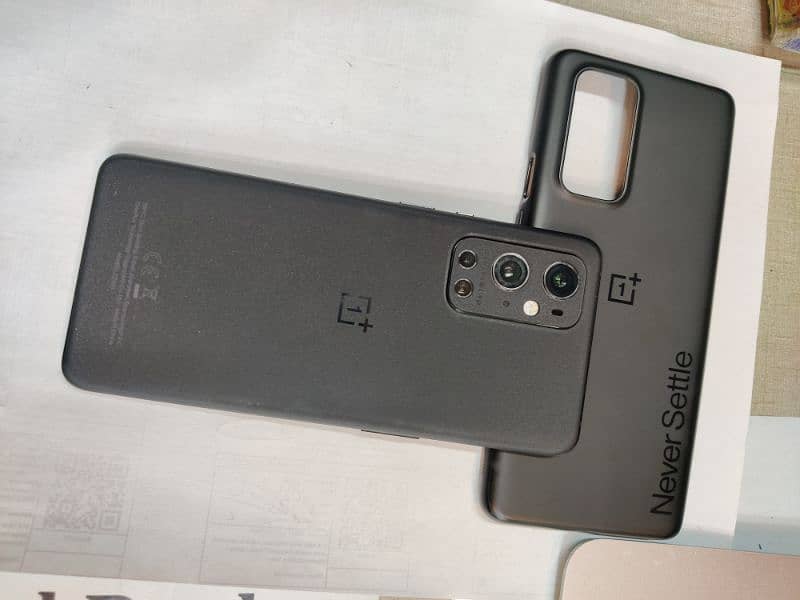 Oneplus 9 pro 10/10 condition With Original box charger 5