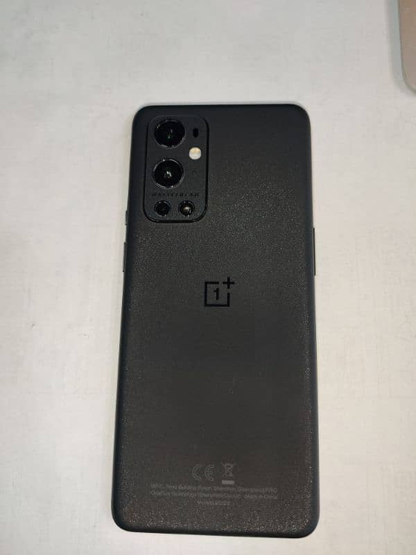 Oneplus 9 pro 10/10 condition With Original box charger 8