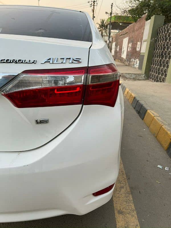 Toyota Corolla Altis 2017 4