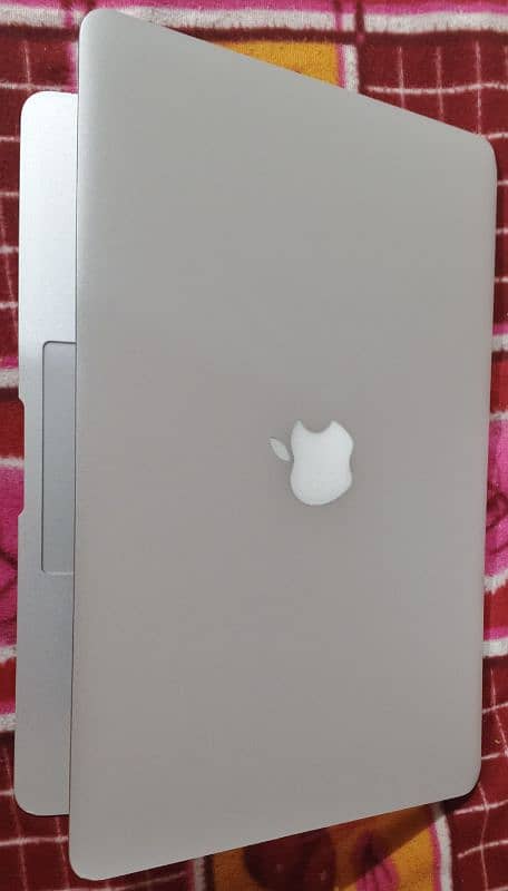 MacBook Air 2017 (A1466) 1