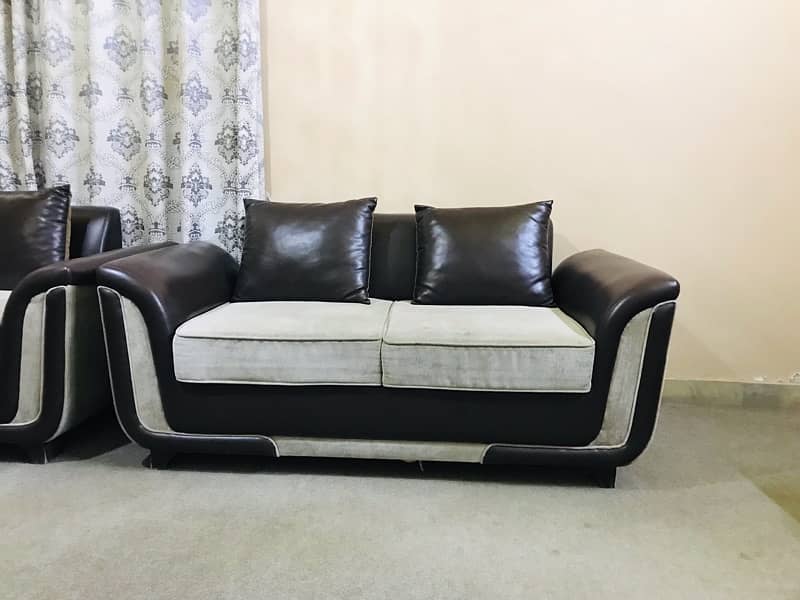 7 Seater Sofa set made of shesham wood with molty foam 2