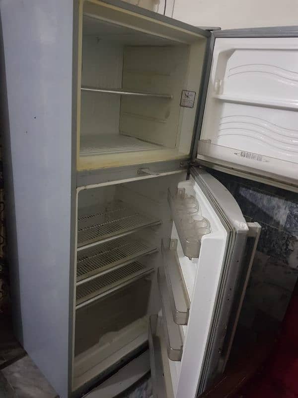 Dawlance Refrigerator 2 Door Large Size For sale 3