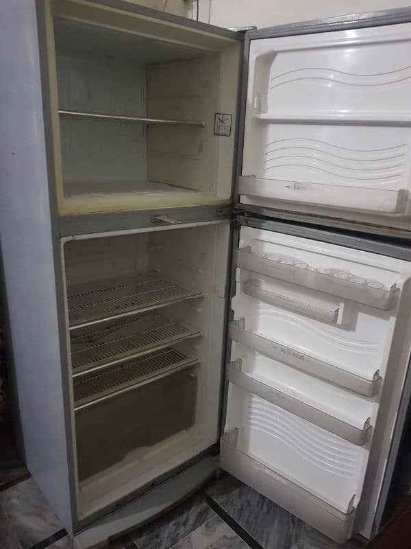 Dawlance Refrigerator 2 Door Large Size For sale 4