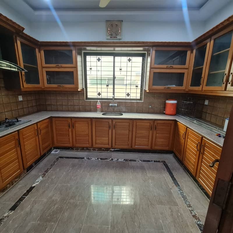 5 marla 3bed outclass double story house in Wapda town G-3 block 6