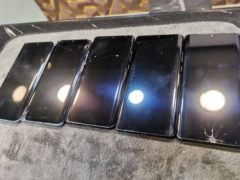 HUAWEI P30 Pro stock available ( glass crack but 100% 10