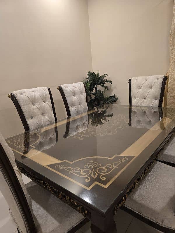 DINNING TABLE FOR SALE 3