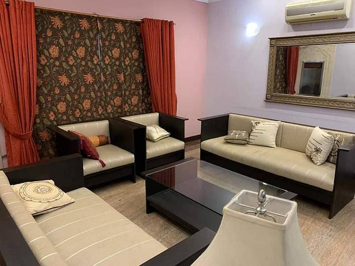 20 Marla Fully Furnished Super Hot Located Bungalow Is Available For Rent In The Best Block Of DHA Phase 1 Lahore. 4