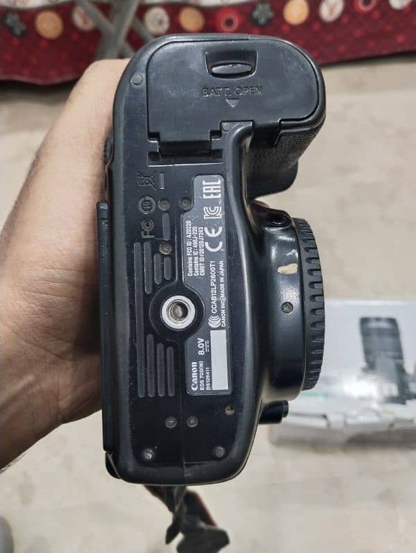 Canon 70D Body Complete Box Fresh Condition Single Hand Used 4