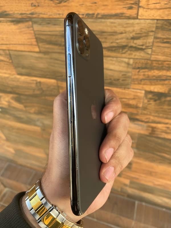 iphone 11 pro max 256gb PTA approved 2