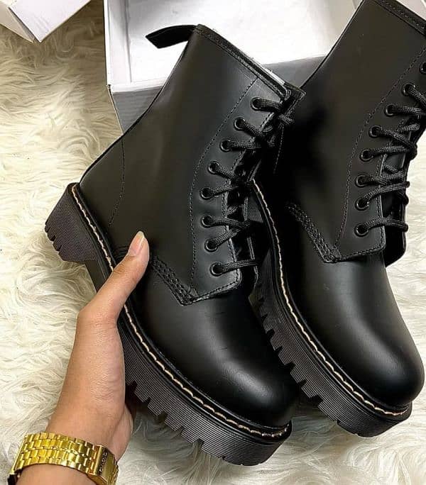 Chunky lace up boots 0