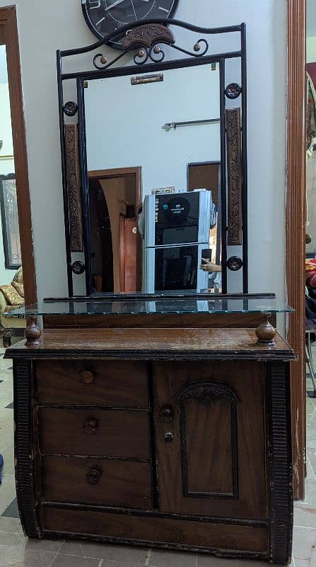 dressing table and side table 0