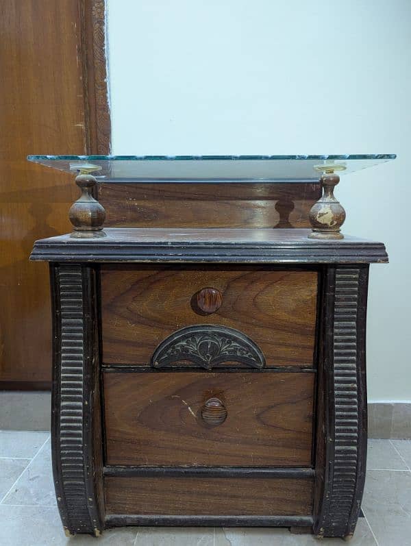 dressing table and side table 4