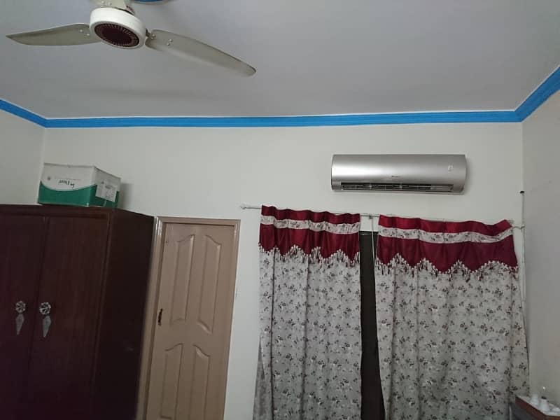 Iqbal Town : 10 Marla Center Portion For Rent 3