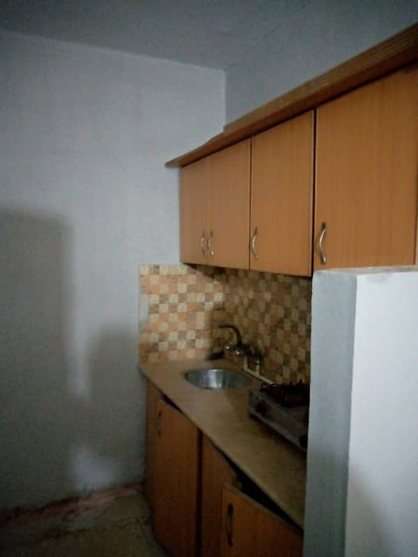 furnishe flat room available for rent 3