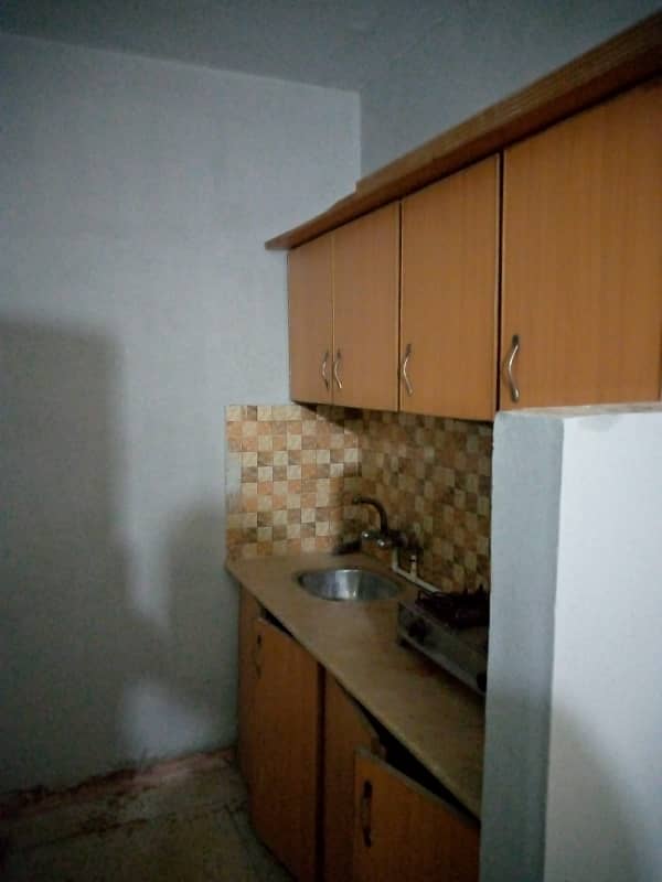 furnishe flat room available for rent 4