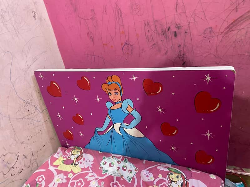 Kid’s Bed Princess (Immaculate Condition, Strong & Reliable) 0