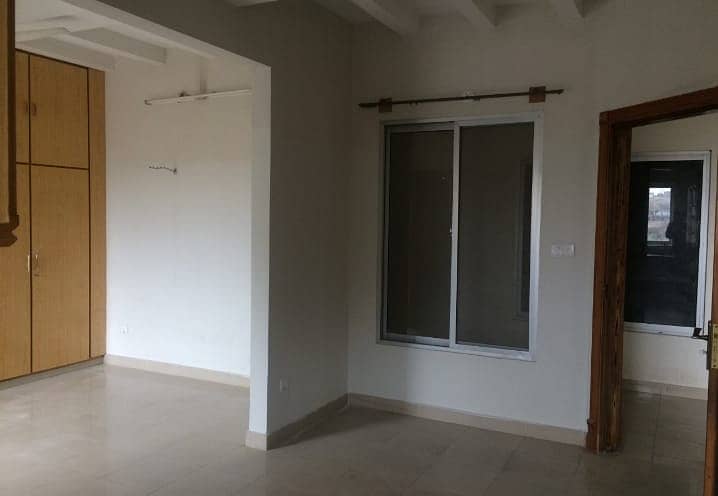 Apartment Available For Sale Zaraj 0