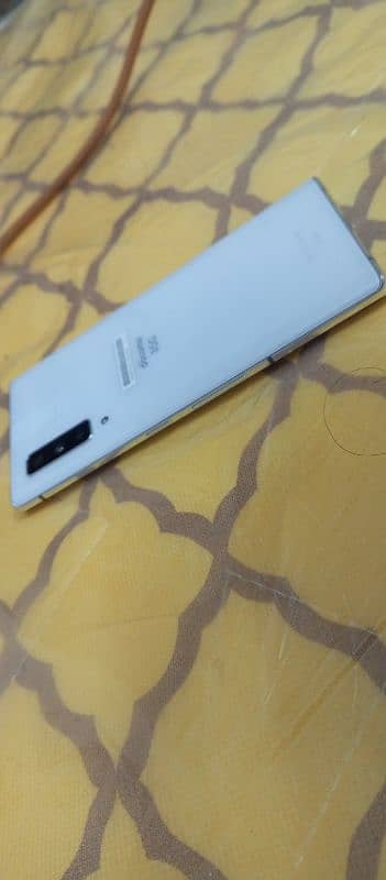 new condition hai full / no faults /no dots / no shade only 8days used 5