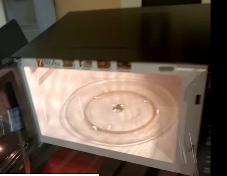 Dawlance Grilling Microwave Oven 5