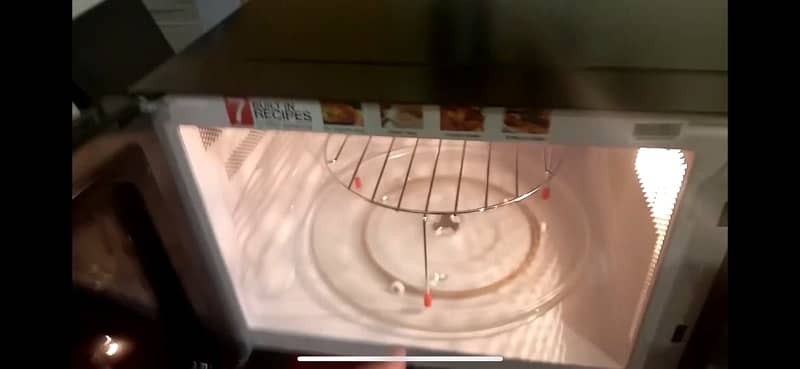 Dawlance Grilling Microwave Oven 10