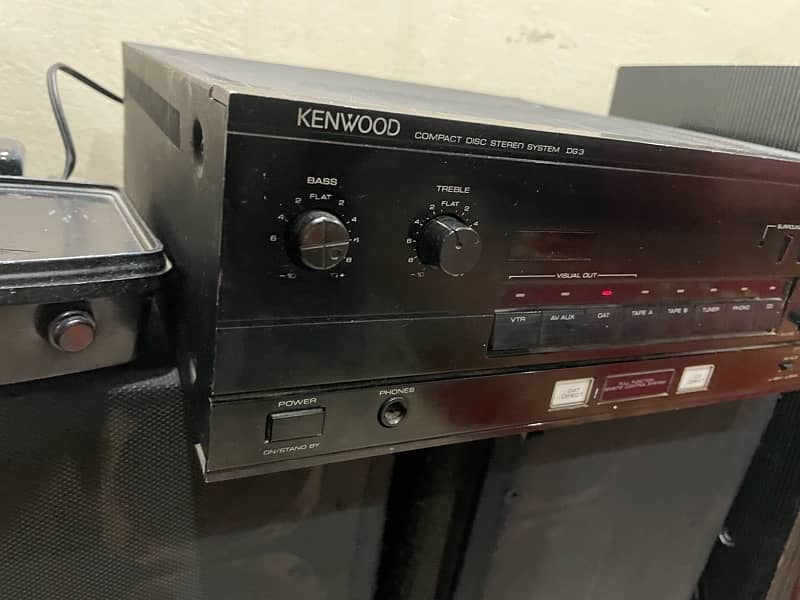 KENWOOD SPEAKERS & Amplifier 1