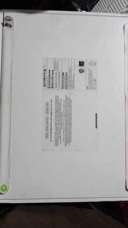 MacBook M2 pro 14 inch display 16/512 1