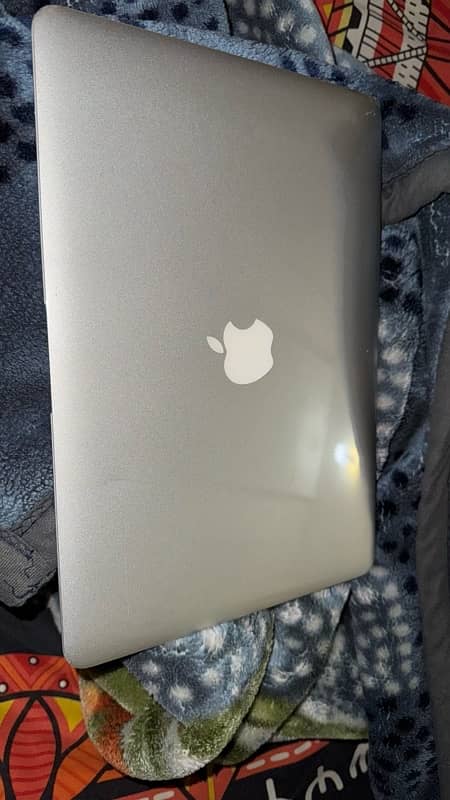 Macbook air 2017 13inch 2017 model 2