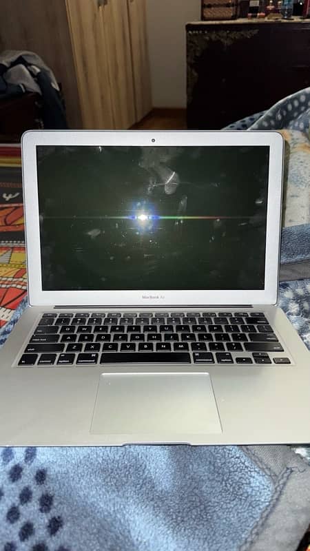 Macbook air 2017 13inch 2017 model 4