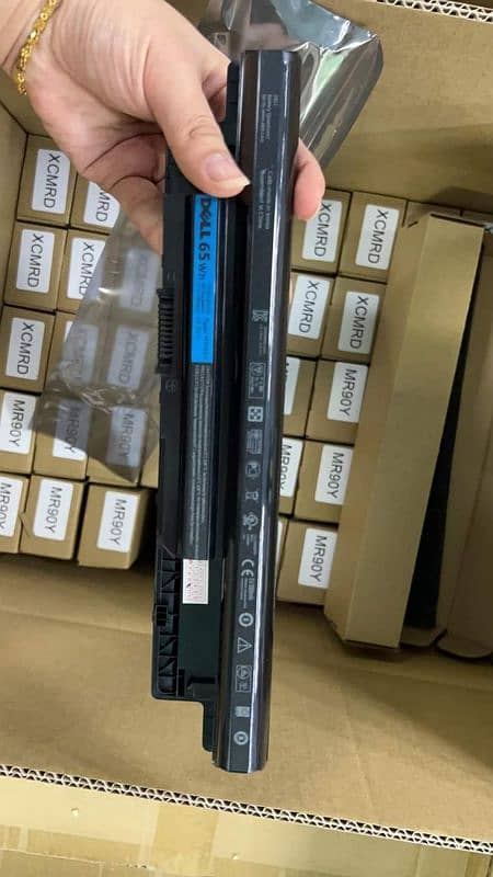 Dell 3521 laptop battery 0