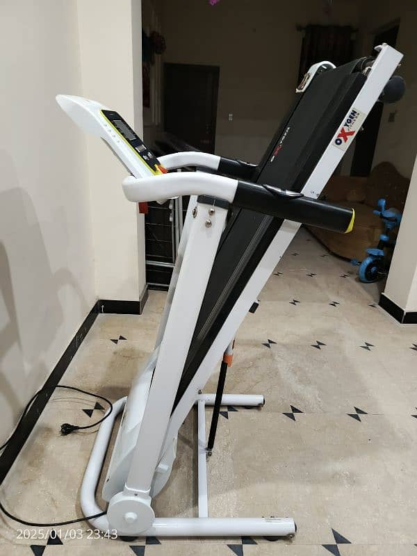 Oxygen Fitness Treadmill 4