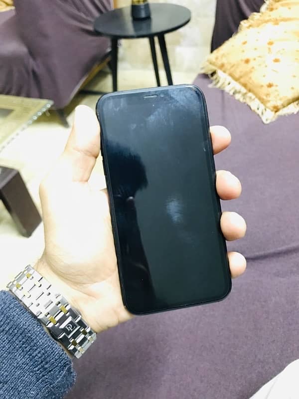 iPhone XR 1