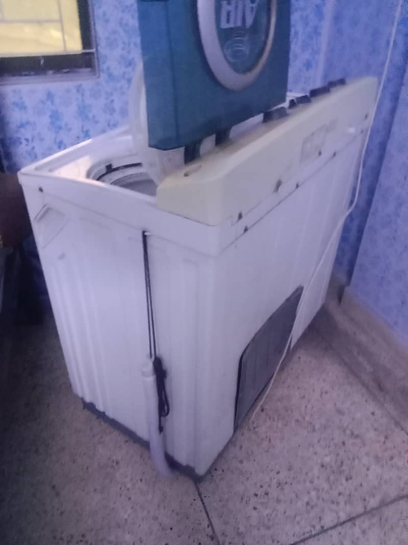 Washing machine 6/10 condition 1