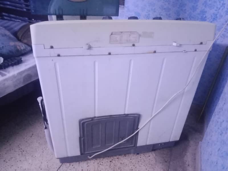 Washing machine 6/10 condition 2