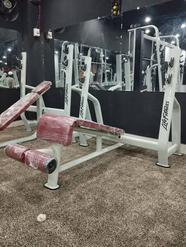 Local gym/local machine/gym equipment/gym machine/gym bench/bench pres 14