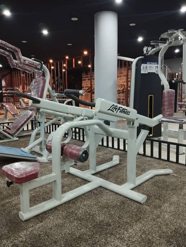 Local gym/local machine/gym equipment/gym machine/gym bench/bench pres 16