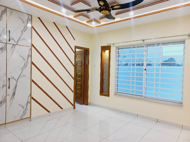 1 Kanal Brand New House For Sale 30