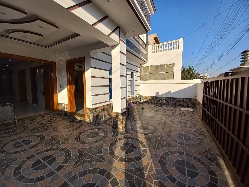 1 Kanal Brand New House For Sale 46