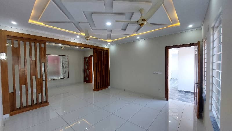 1 Kanal Brand New House For Sale 30