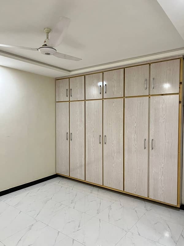 1200 Sq. ft Flat For Sale 7